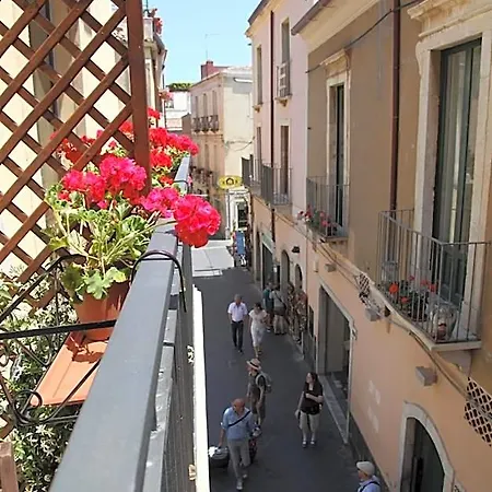 فندق مبيت وإفطار Duomo Di تاورمينا